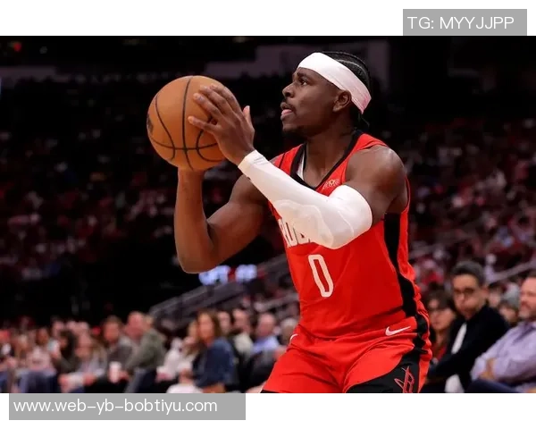 小米切尔助攻12次展现控卫实力努力帮助队友轻松得分